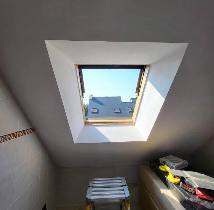 Installation fenêtre de toit VELUX Montfort-sur-Meu